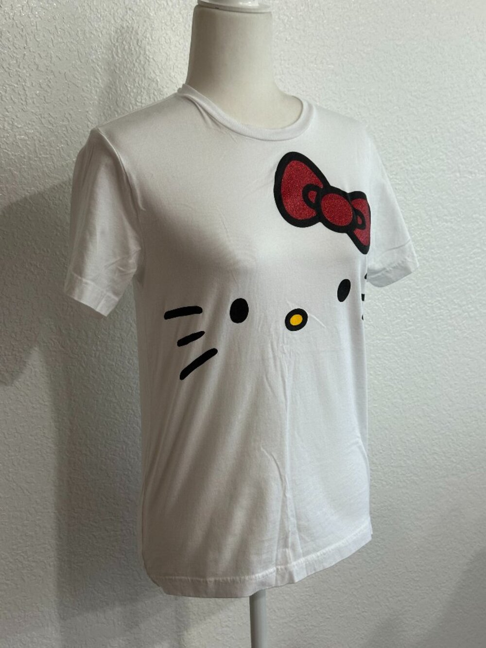Hello Kitty White Graphic Tee Size Large Kids Sanrio Universal Studios Cute Bow